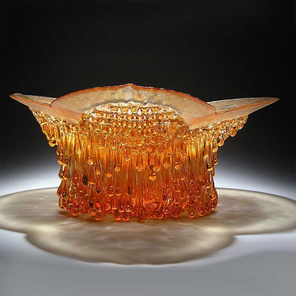 GLASS_SCULPTURE_ INSPIRED_ BY_ THE_ SEA